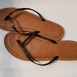 Universal Thread Sandals